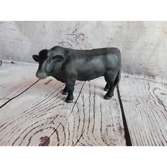 Terra by Battat Farm Animal Black Angus Bull Cow Toy PVC Rubber Realistic Figure - Picture 1 of 7